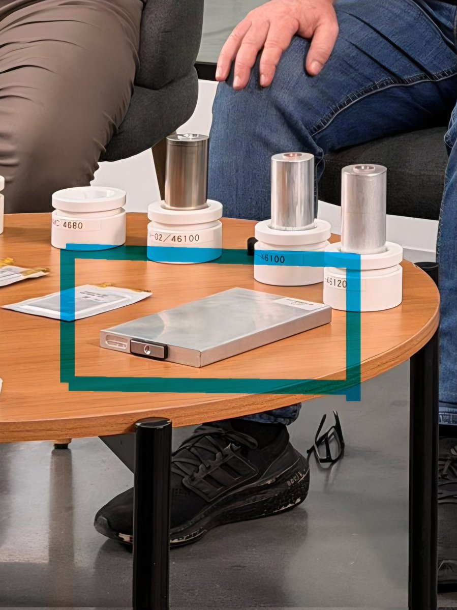 PluginJourneys's tweet photo. Ola Electric is cooking up with some thing. 
👀 LFP prismatic cell?

#olaelectric #ola #LFP #LFPcells #newbatterytech https://t.co/IWhMH1Lf7Q