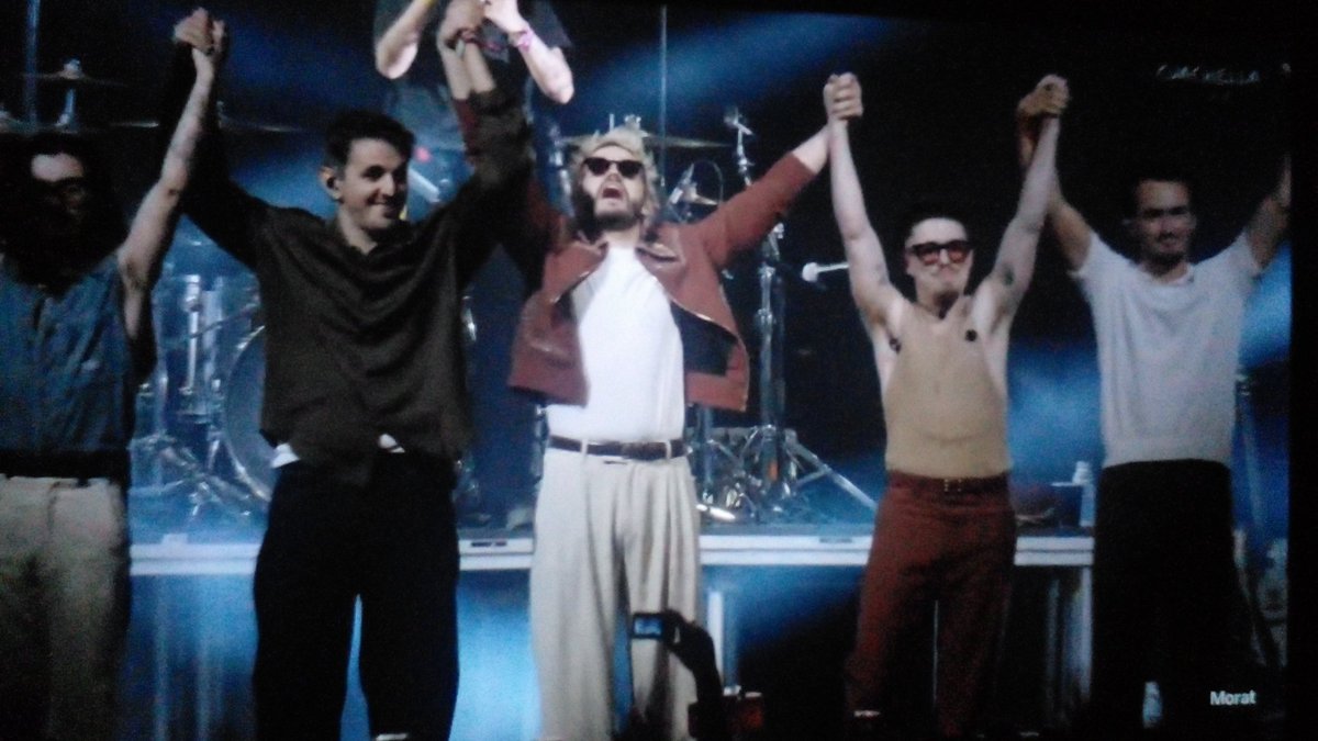 Lau VB 🌗 💛♥️ tweet media