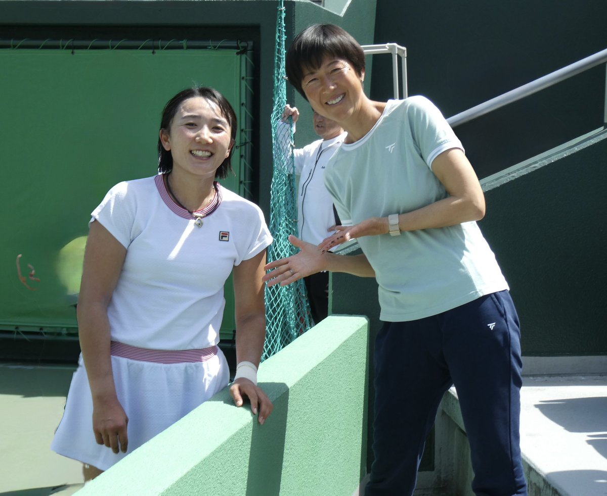 yakko560's tweet photo. 恭香ちゃん、強かった💪
井上さんに64 64ストレート勝利で優勝しました🏆
昨日まではジャイミーコーチがいましたが、今日の決勝には神尾米コーチが。
二人で喜び合う姿が感動的でした🥹
#富士セイムスウィメンズカップ
#岡村恭香
#神尾米
#teamrise https://t.co/LdjRjnsbcQ