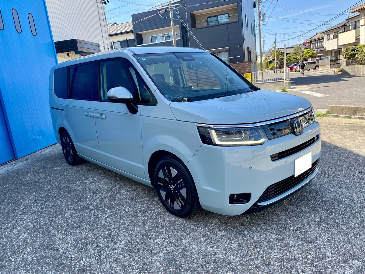 ken_stepwgn's tweet image. 今日は天気が良かったのでリセット洗車☝🏻

ルーフをカーピカルさんのコンパウンドで磨いてプロヴァイドさんのケミカルでリセット、スッキリしました🚙✨

コーティングは前回まではGTでしたがTOPにしてみました✨

艶々でヘッドライトの透明感が凄いです😳

#PROVIDE