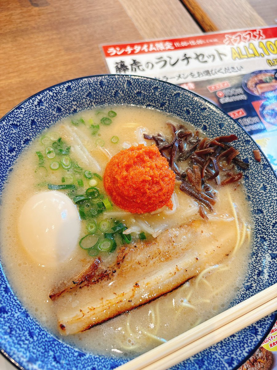 ♘しらこ tweet media