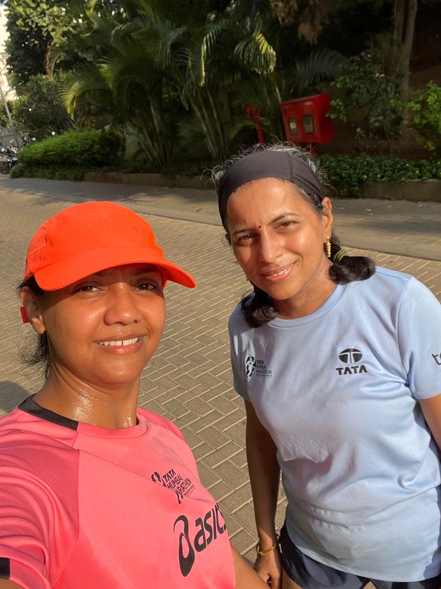 NagavidyaR's tweet image. 1 km swim 🏊‍♀️ 
3 km run 🏃‍♀️ with friends 
#Run #Swim #Recovery #Repeat 
#Fitness #Fitover40