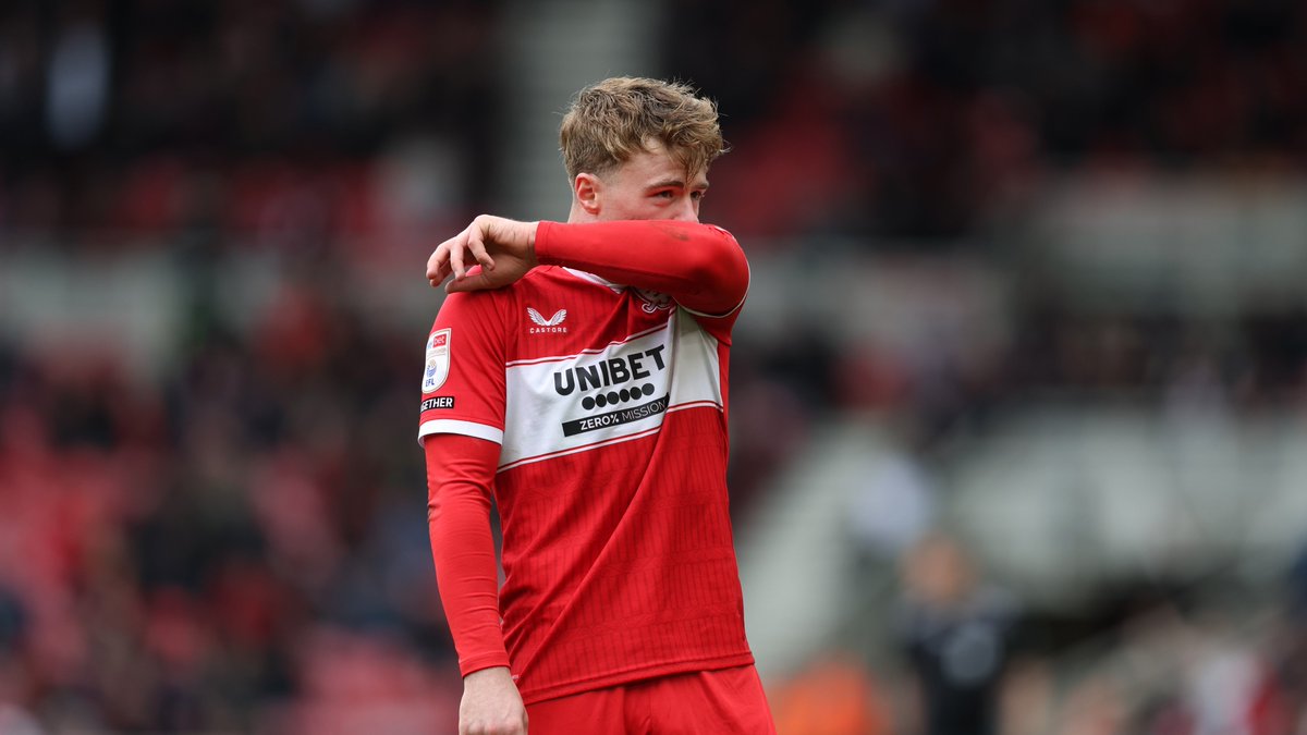 Champchatpod24's tweet image. Middlesbrough extended their winless run to SIX matches yesterday, losing 1-0 at home to Portsmouth right at the death. 😭

Racking up 146 shots during that run, Boro have scored just four goals! 😳

Their automatic promotion dream is rapidly slipping away. 😔

#BORO