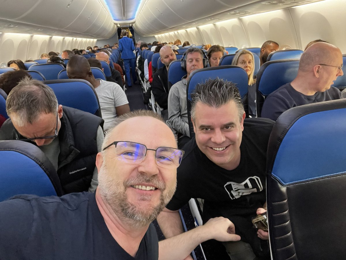 christzolov's tweet photo. With @TimvanBaarsen on our way to @spring_io :) https://t.co/wsEtw11wUo
