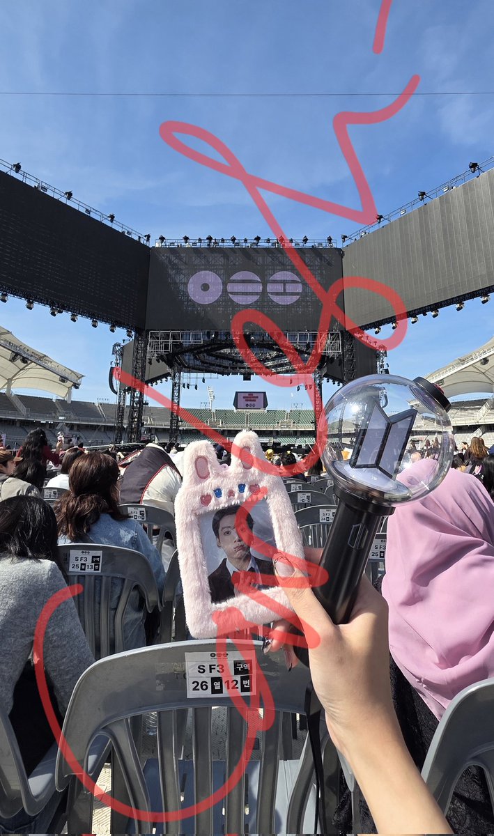 c saw bts ⊙⊝⊜ 🐰 tweet media