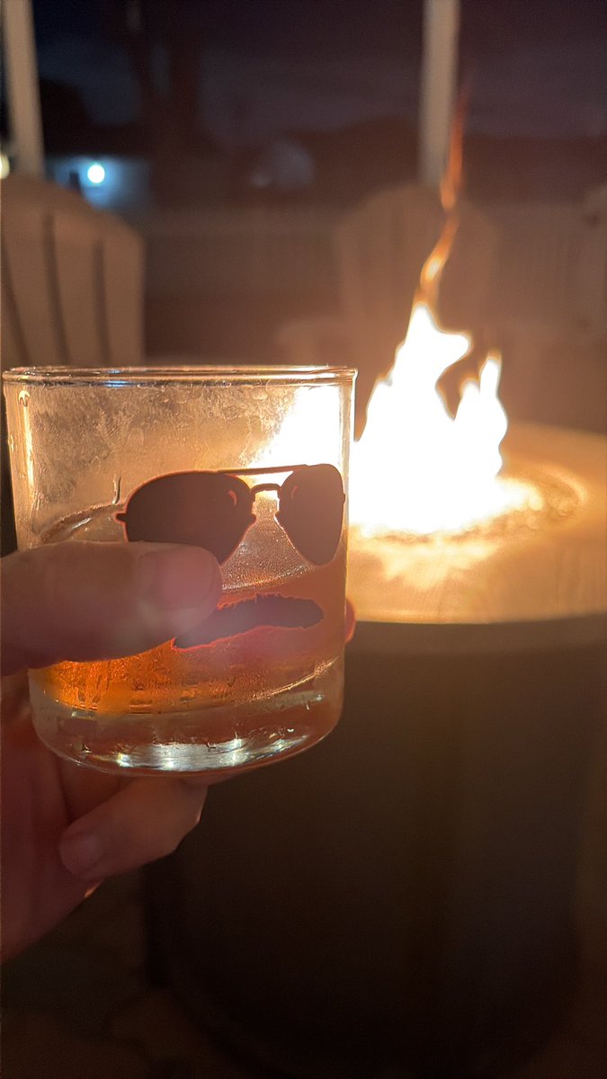 davi6571's tweet photo. Fire, scotch, Zach Bryan playlist. Solid end to the night! https://t.co/05xIgPp3cT