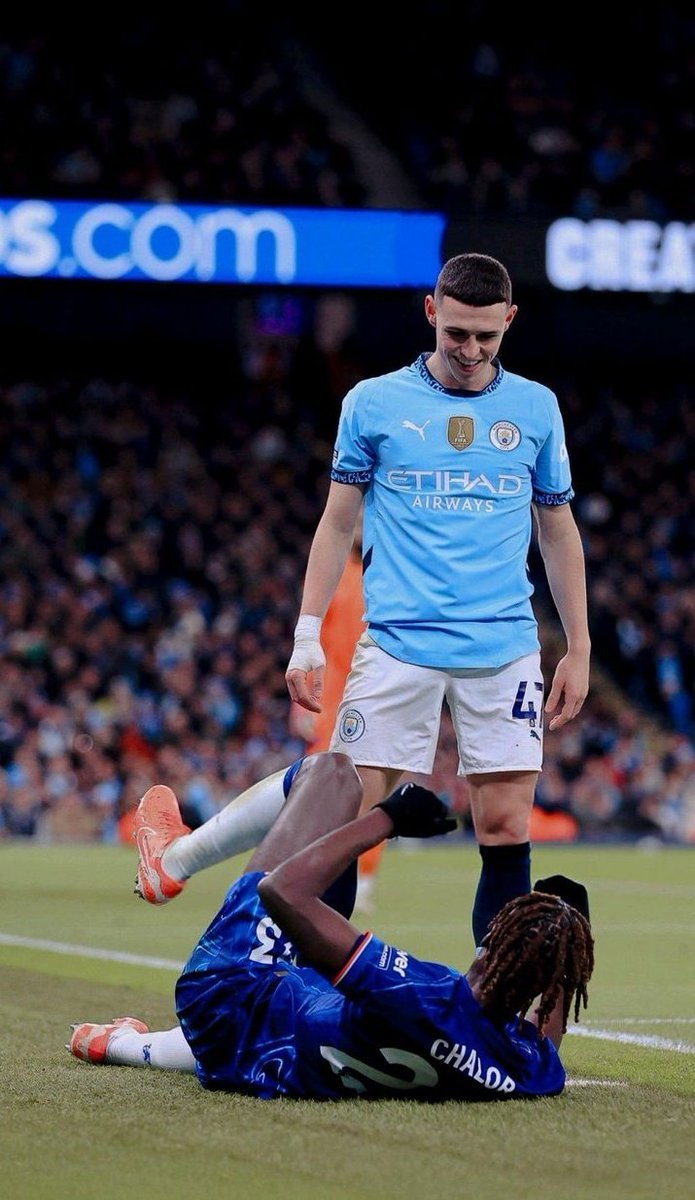 𝐄𝐉 tweet media