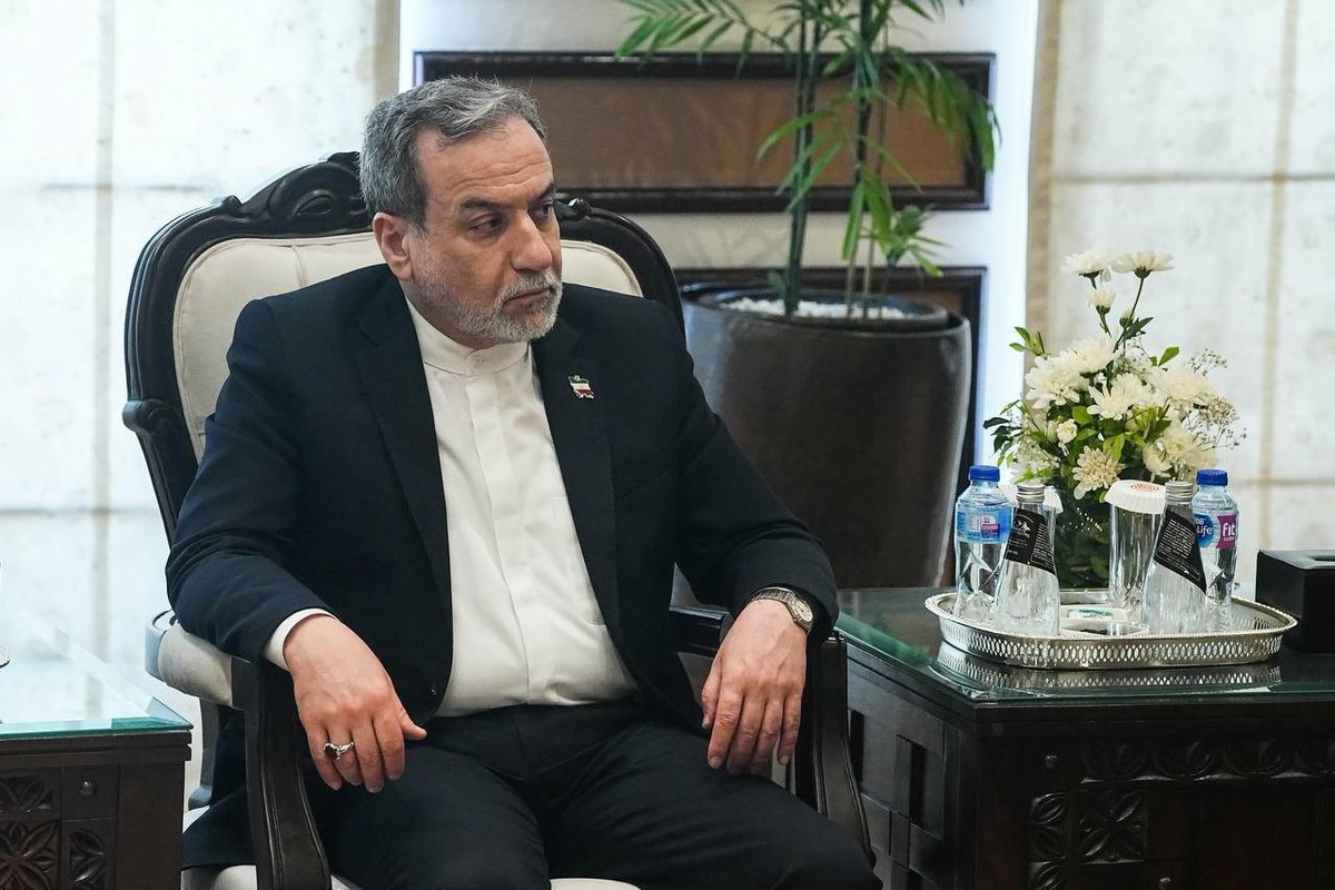 MojtabaKhamen's tweet image. Breaking :-🇮🇷🇺🇸
Iran in Pakistan USA 3 reasons why talks failed

✅ Not including Lebanon in the ceasefire 
✅ Strait of Hormuz (US wants control)
✅ Nuclear enrichment (they want Iran to have zero)