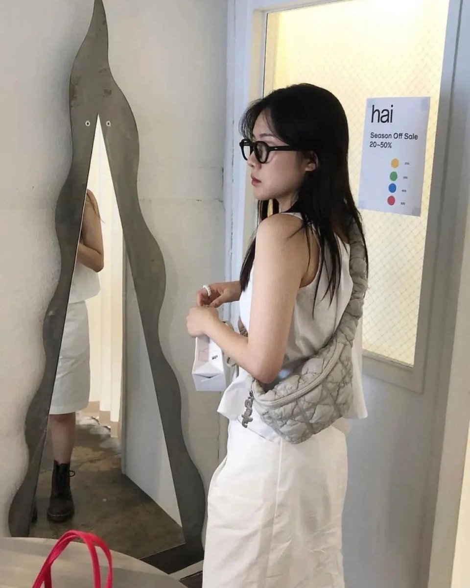 jeffbstore's tweet image. 〰️Preorder〰️
☁️Carlyn Cozy Fanny☁️‼️Sale70%‼️ มาลดอีกรุ่นค่า รุ่นนี้ปรับสายได้นะคะ

💬มี 5 สี  
Ivory
Black
Spring Gray
Clound Blue
Lime Neon

✖️Price : 790฿✖️

📌จ่ายตอนของมา แต่ห้ามเทน้า
📍รับจำนวนจำกัด
(รอของ6-8week) #jeffbpre

⬇️สั่งจองได้ที่ฟอร์มใน reply ใต้โพสนะคะ⬇️