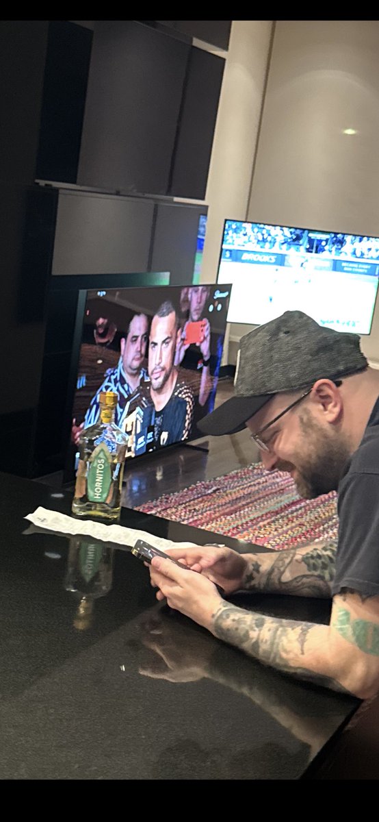 Kochamunga tweet media