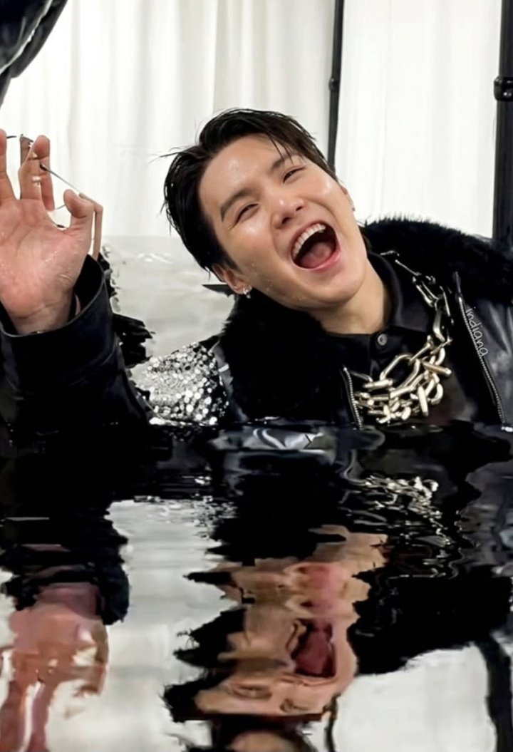 윤기SUGA tweet media