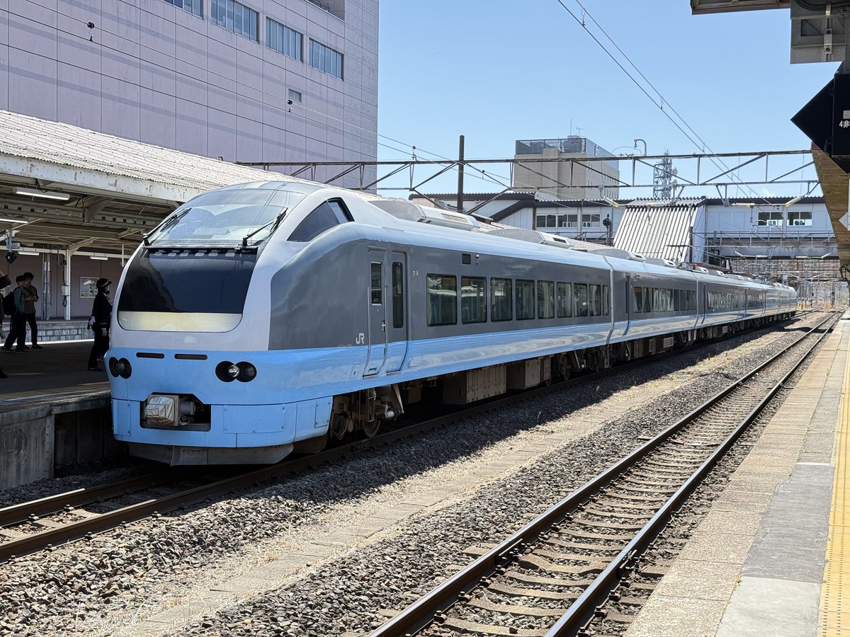 s__51's tweet photo. 特急「あづま」
福島駅
ギャラリー多数。 https://t.co/tVqOPgAKAm
