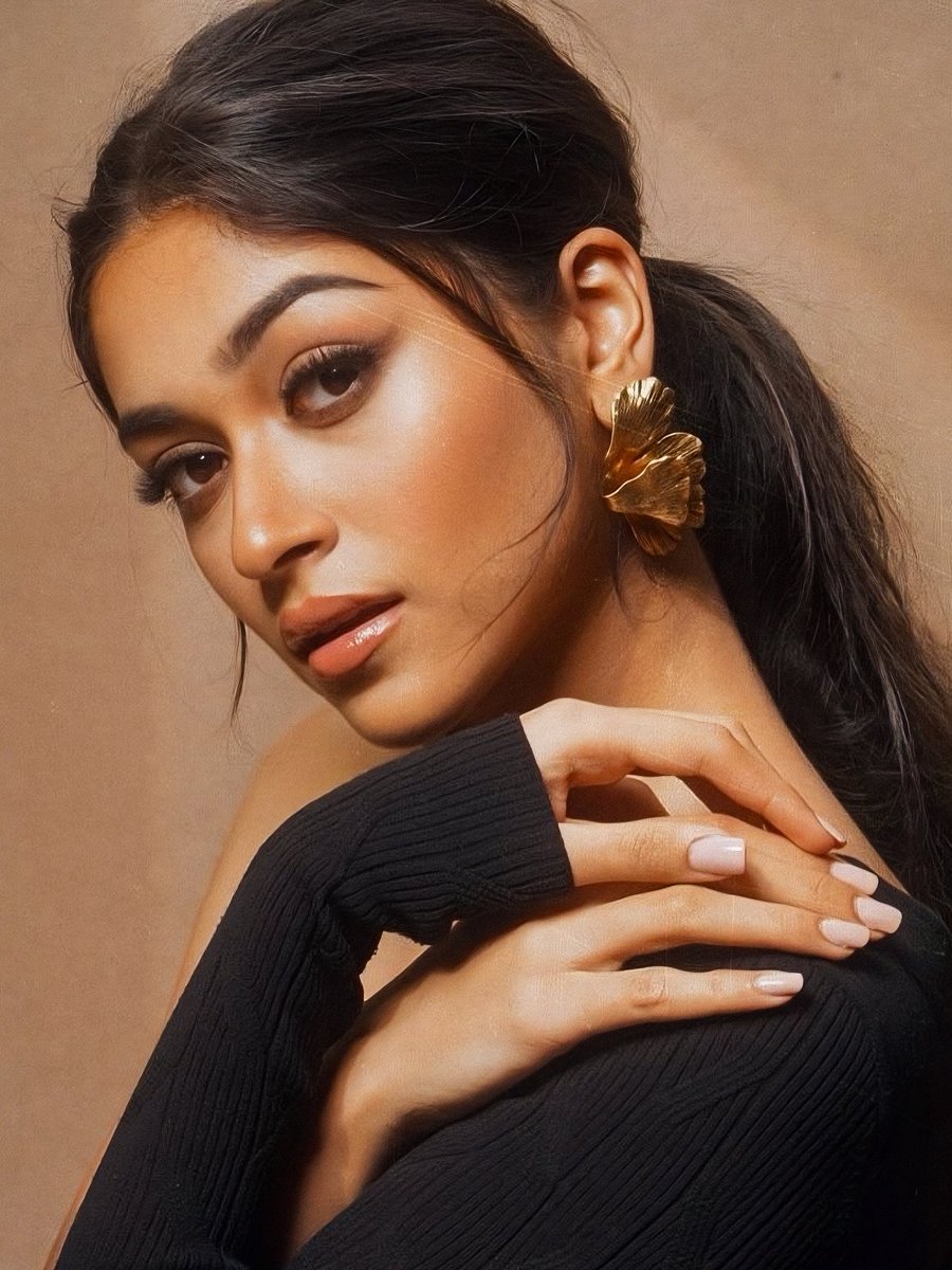 j4muna's tweet image. ❤️ 🧡 Beautiful Faces 🧡 ❤️ 
#GoodEvening #NandiniGupta
