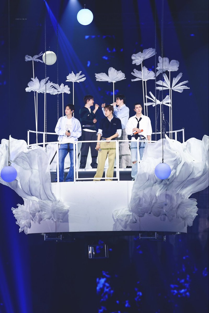 may 🔮 tweet media