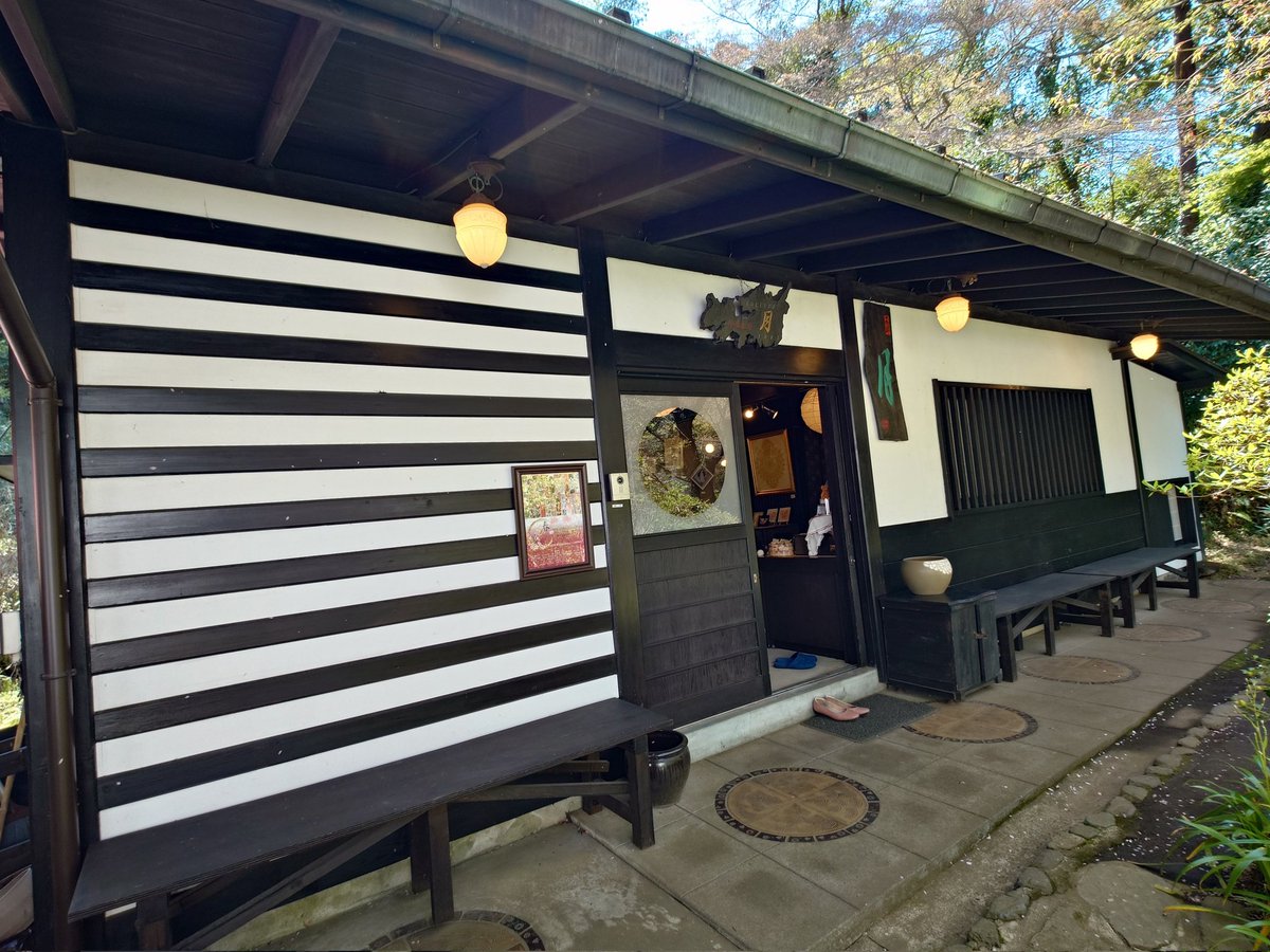 北鎌倉ギャラリー月〜春ノ宴展〜無事終了いたしました。
ギャラリーオーナー様、主催者様、参加者の皆様、足を運んでくださった方々、かかわった全ての方に感謝いたします。
1枚目は参加者のおひとり八裕沙さんが撮ってくださった写真です。
自分ではあまり撮らない角度なので新鮮です。