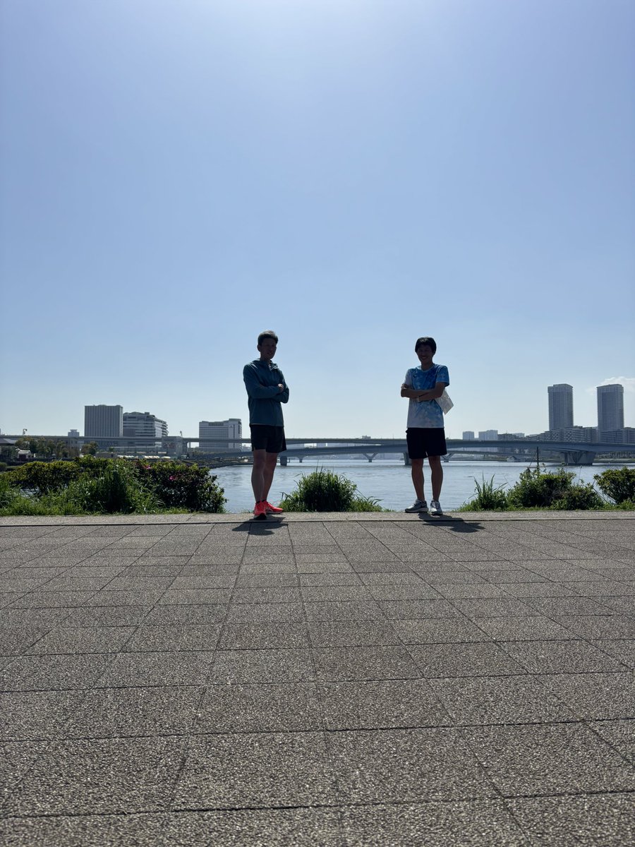 Alive134's tweet photo. 2026/4/11(土)。

#アンダーアーマー豊洲BAYSIDERUN。

走ってきました🏃‍♂️

5キロ×4の駅伝。 

季節外れの暑さ。
けど、いい駅伝日和でした✨

#館山神余AC。#ムッツ。
#館山神余RC。#房総ランナーズ。 https://t.co/v97TopPzK8