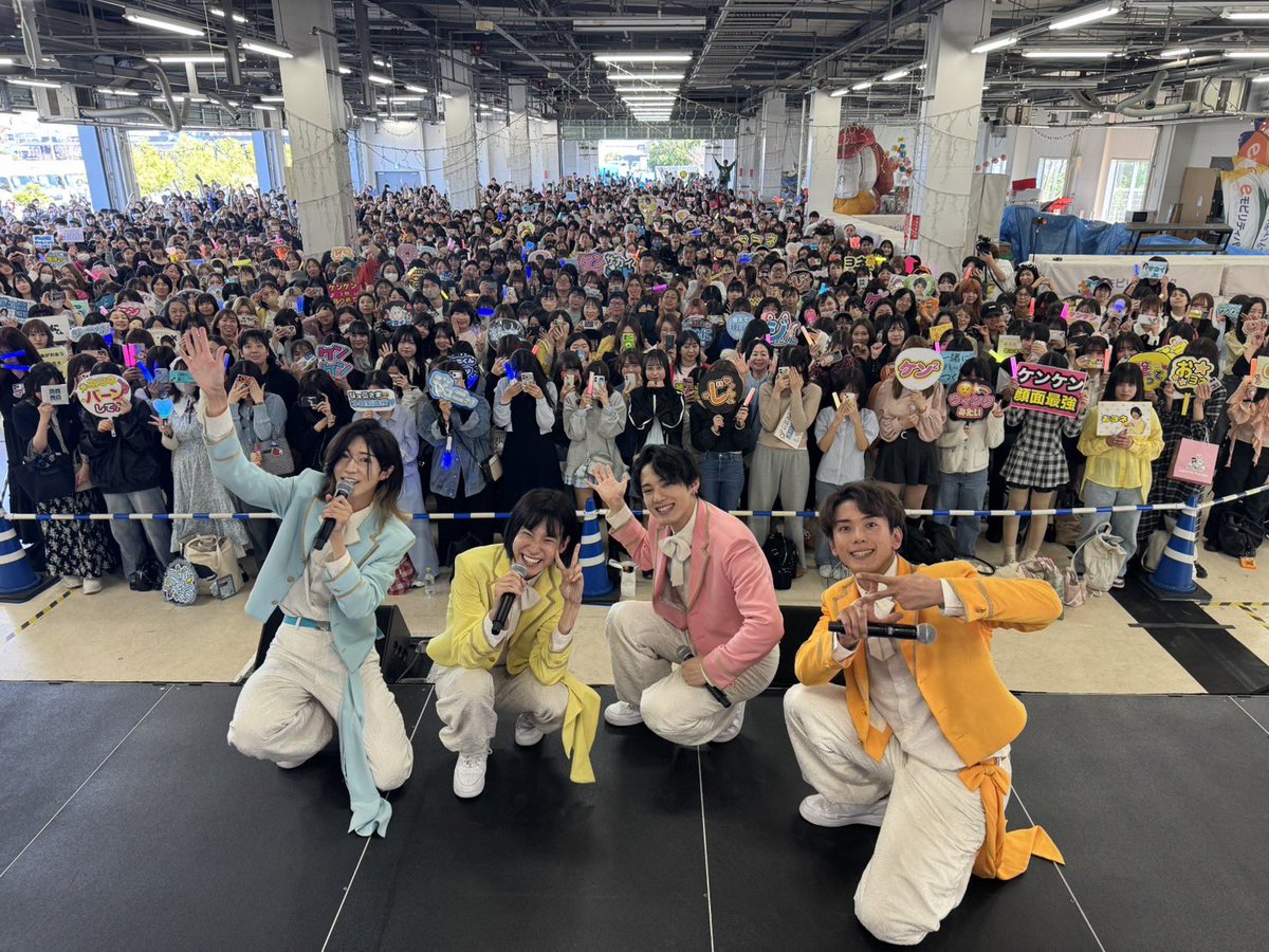 モナキ tweet media