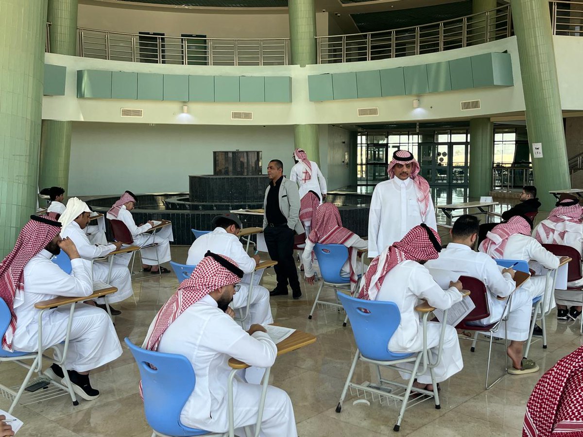 كلية إدارة الأعمال tweet media