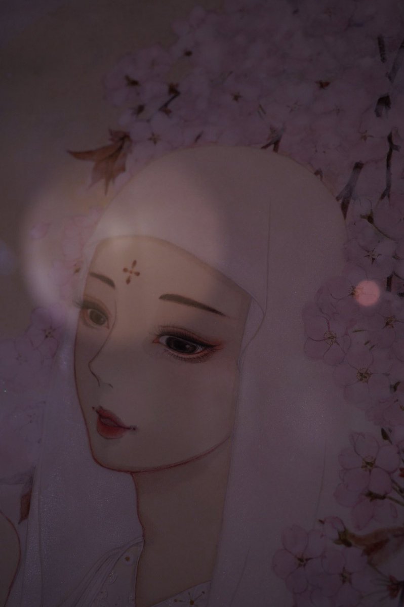 春ノ宴、今日で終了いたしました！
花の季節にぴったりの素敵な展覧会でした✨
お越しいただいた皆様、ご一緒させていただいた作家の皆様、主催者様、ギャラリー様…本当にありがとうございました！

写真は八裕沙さん<a href="/yahiromasago/">八裕沙🐇2026.04.13-18 SpringArtFesta 銀座ワン</a> が撮ってくださいました。
なんて神々しい…ありがとうございます♪