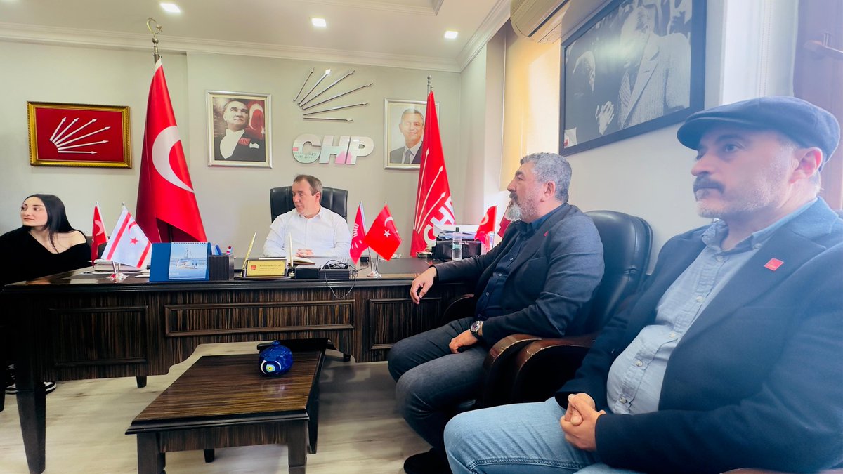EngelsizCHP's tweet photo. Engelli Haklarından ve İnsan Haklarından Sorumlu İl Başkan Yardımcımız Selahattin Erbaş, Engelli Hakları Komite Sorumlumuz Ahmet Meşe, İnsan Hakları Komite Sorumlumuz Zeliha Hasçelik ve komitelerimiz, Bahçelievler İlçe Başkanımız Danış Akpolat’ı ziyaret etti. https://t.co/KeIWrlxLna
