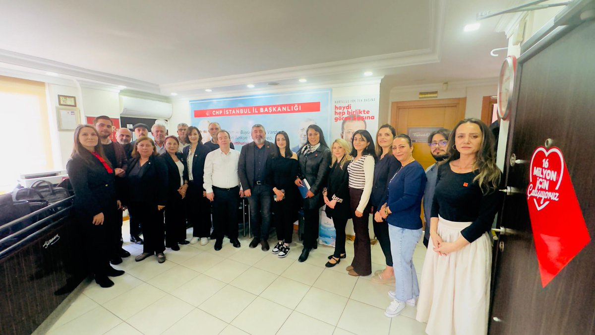 EngelsizCHP's tweet photo. Engelli Haklarından ve İnsan Haklarından Sorumlu İl Başkan Yardımcımız Selahattin Erbaş, Engelli Hakları Komite Sorumlumuz Ahmet Meşe, İnsan Hakları Komite Sorumlumuz Zeliha Hasçelik ve komitelerimiz, Bahçelievler İlçe Başkanımız Danış Akpolat’ı ziyaret etti. https://t.co/KeIWrlxLna