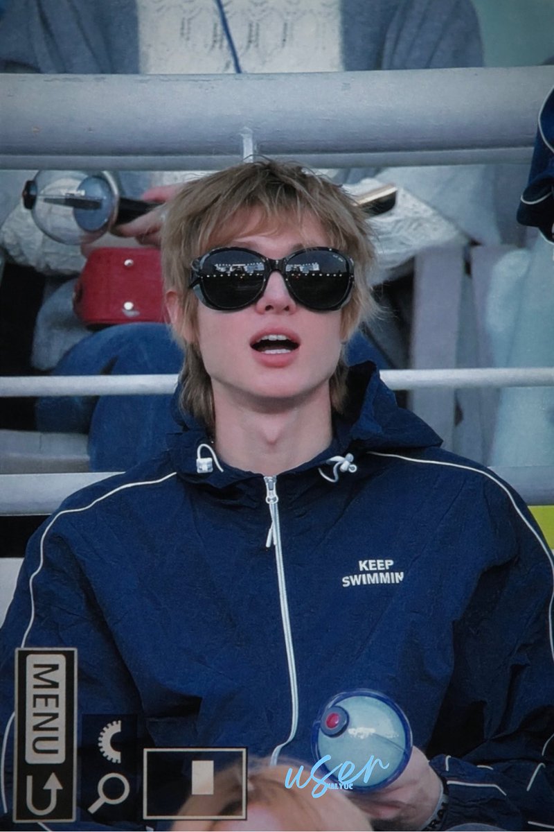 martin with his big sunglasses

#MARTIN #마틴