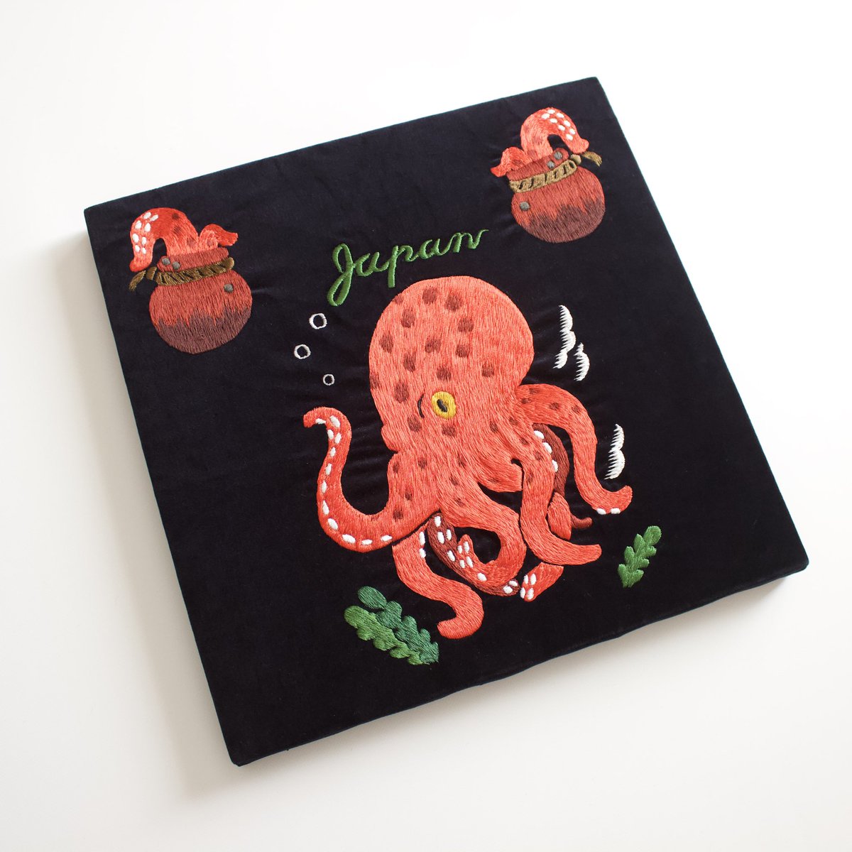 私が刺繍をした可愛いタコちゃんは、どこかのお家へ貰われて行った
