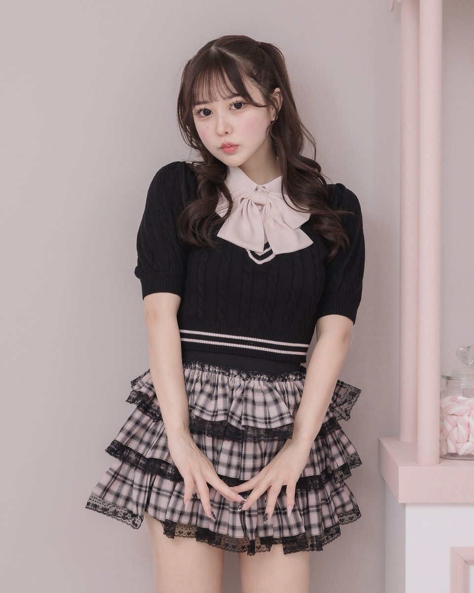 pium リボンタイ付きレイヤードケーブルニット リボンタイ付きレイヤードケーブルニット – pium