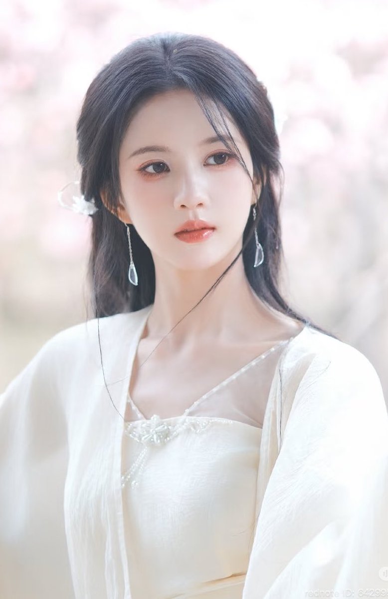 Allcbizmelons's tweet image. 🍉Costume Drama “百妖谱”

Adapted from the novel and donghua “Fairies Album” by Sha Luo Shuang Shu

Starring: #DengWei, #LiuXiening

Director: Guo Jingming

#CDrama