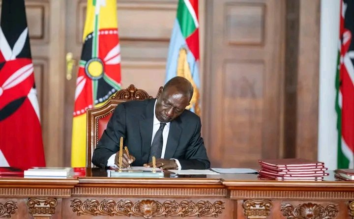 ke_johnnieh's tweet image. On Government of Kenya This Week 🇰🇪

Wednesday:
President Ruto assented to the Supplementary Appropriations Bill 2026, raising the budget to KSh 4.69 trillion to fund priority sectors including security, health, agriculture, housing, and education.

#GOKThisWeek
Forging Onwards