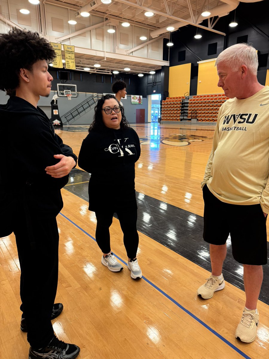 3_CameronA's tweet photo. Went down to West Virginia State University for a workout and had great time.  S/O to Head Coach Poore and Asst. Coach Reed for making us feel welcomed. https://t.co/ho0oDb9BPz