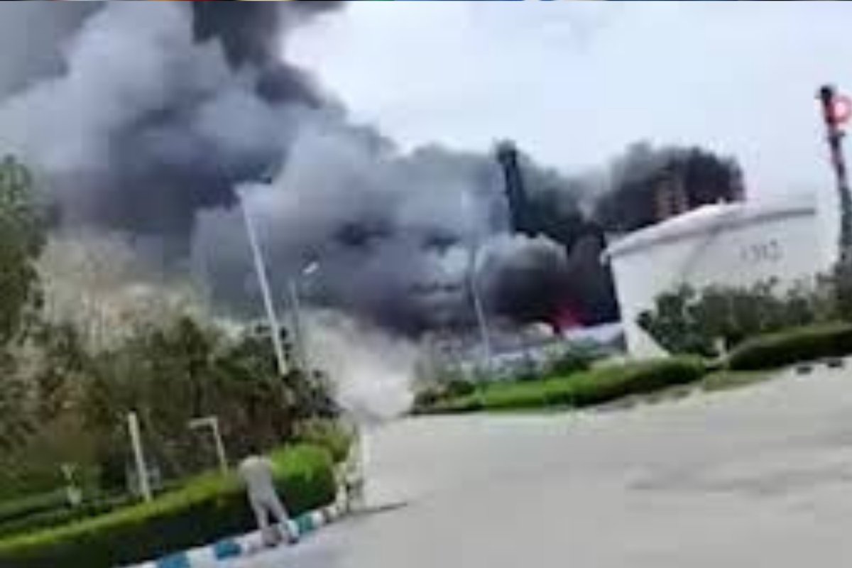 solhaberportali's tweet image. 🔴CANLI | İran: Lavan Petrol Rafinerisi iki ayda eski kapasitesinin yüzde 80'ine ulaşacak

haber.sol.org.tr/haber/abd-isra…