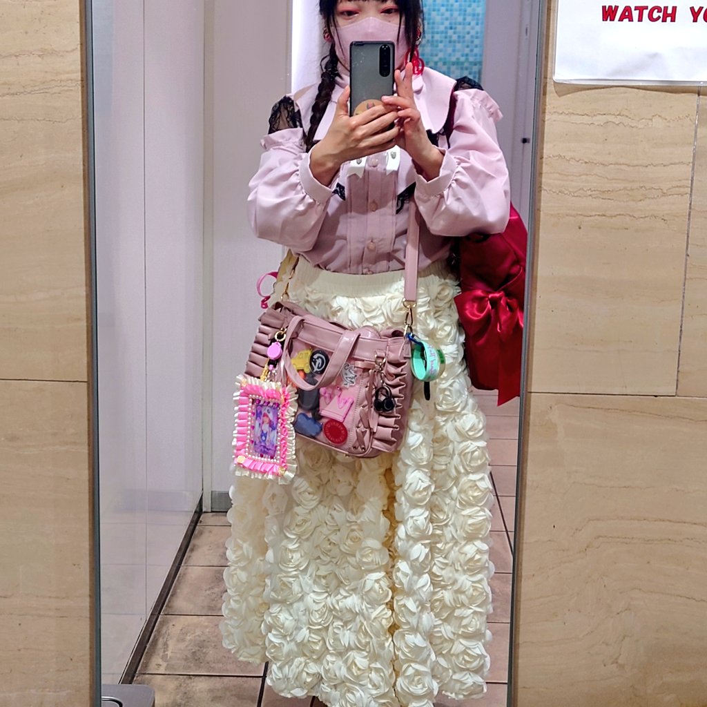 らいか tweet media