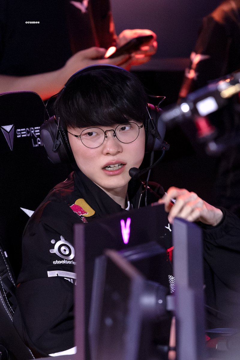ccum0o0's tweet photo. 260408 t1 vs gen   

♡₍˄·͈-·͈˄*₎◞ ̑̑

#Faker #페이커 @faker https://t.co/3HSD97385K