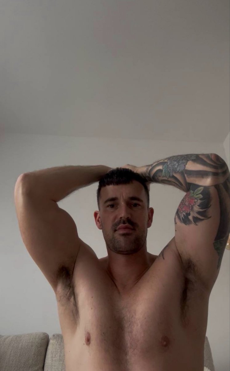 Sniff these pits 😵‍💫