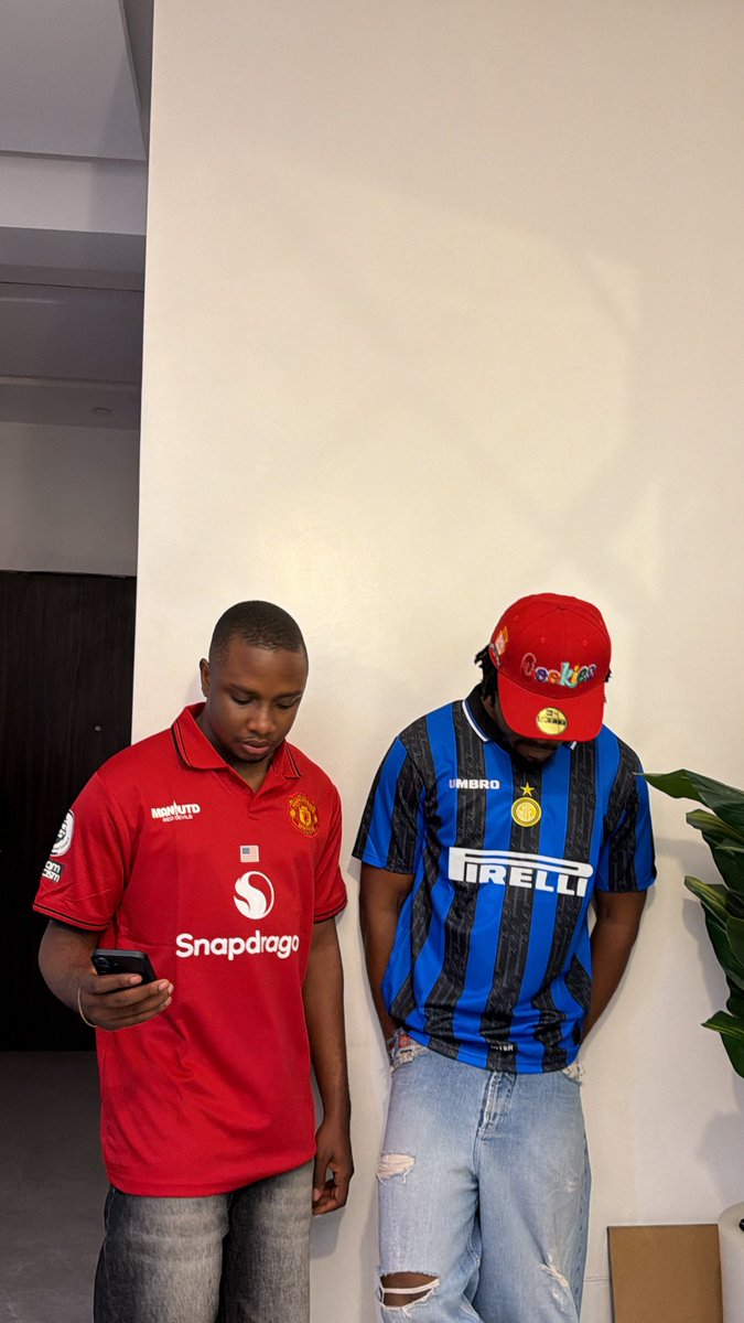 𝔸b𝕒𝕫𝕫 tweet media