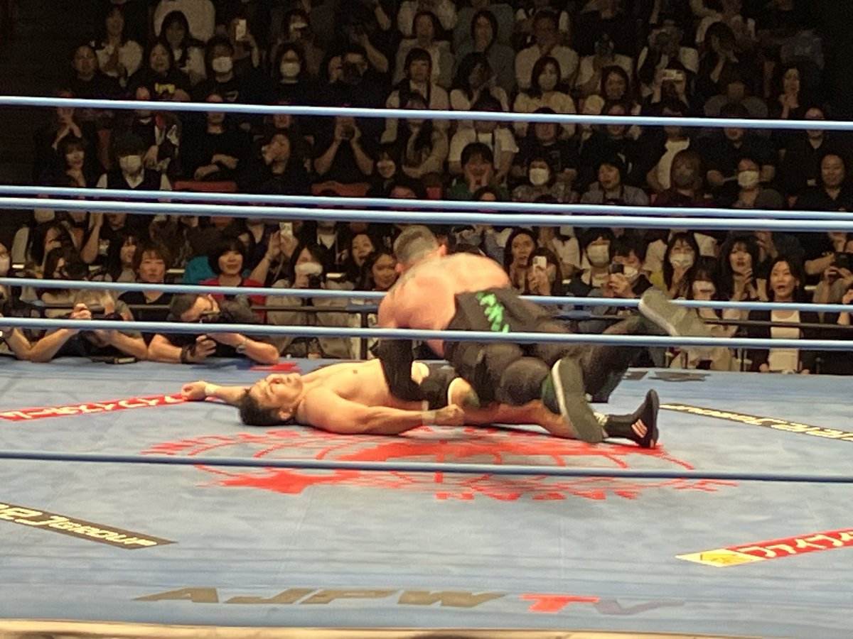 「チャンピオン・カーニバル2026」開幕戦 第6試合。チャンピオン・カーニバル2026 Bブロック公式戦。鈴木秀樹 対 ザイオン。ザイオン選手の勝ち。最後は遠距離のダイビング・ヘッドバッド。#ajpw #CC2026