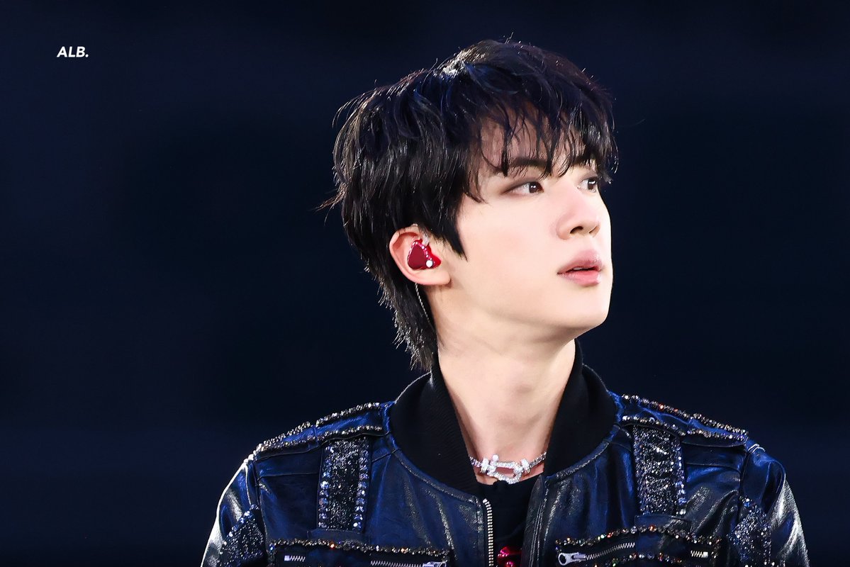 ALittleBraver92's tweet image. 260412 HD 

#방탄소년단진 #김석진 #석진 #진 #BTSJIN #JIN 
#BTS_ARIRANG #BTS_WORLDTOUR_ARIRANG