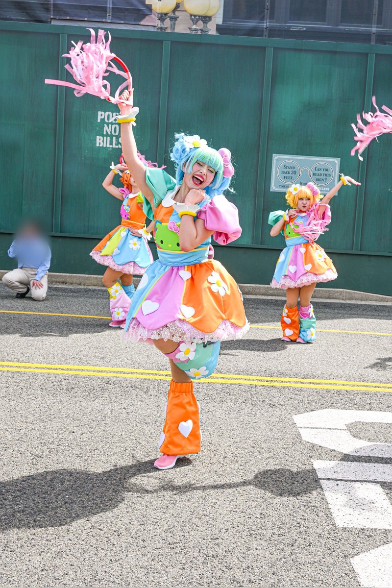 sandeoru's tweet photo. NO LIMIT! パレード
～Discover U!!! バージョン～

ほのかちゃん

#USJ
#USJファン https://t.co/TFdBc9wxZL