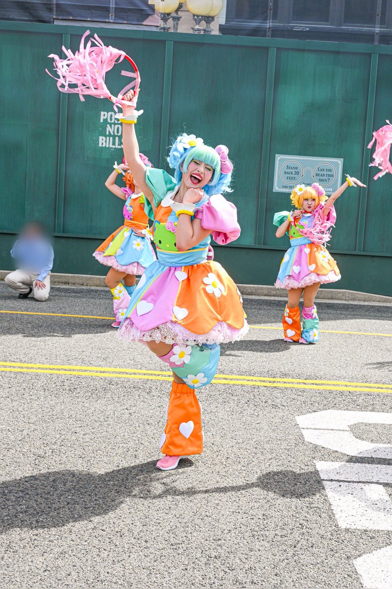 sandeoru's tweet photo. NO LIMIT! パレード
～Discover U!!! バージョン～

ほのかちゃん

#USJ
#USJファン https://t.co/TFdBc9wxZL