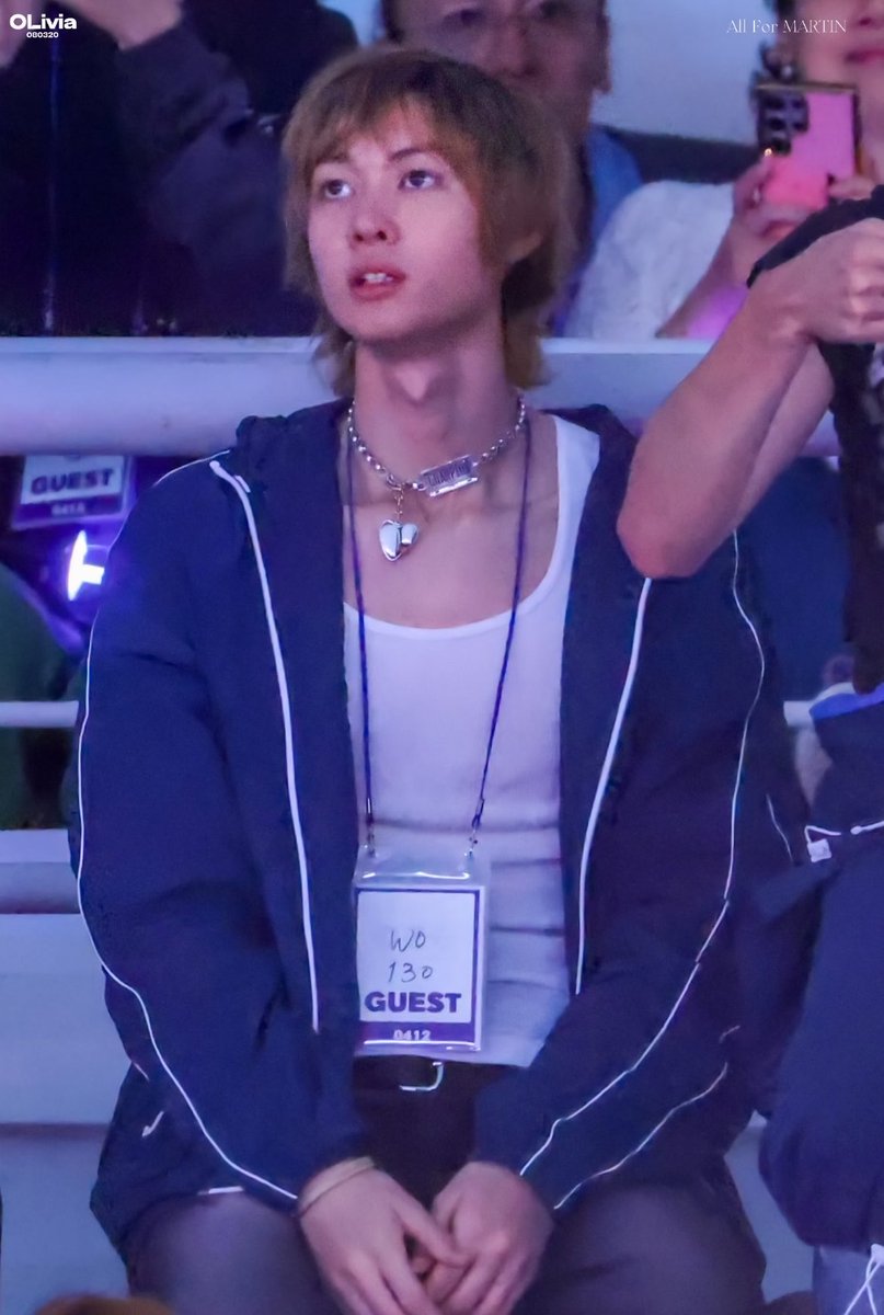 carly 𖤍 tweet media