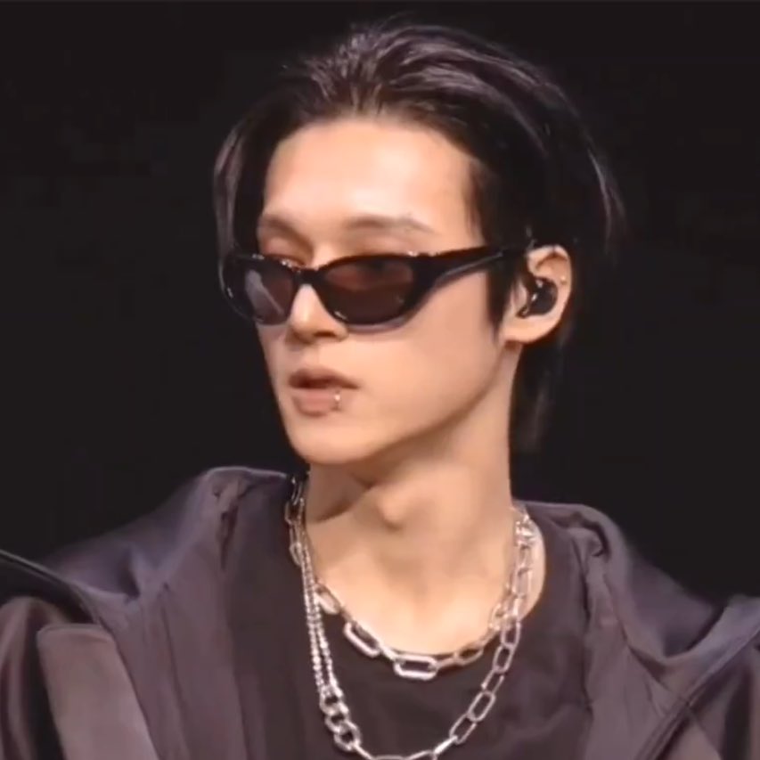 EYEBROW PIERCING AND LIP RING !!!!!!!!