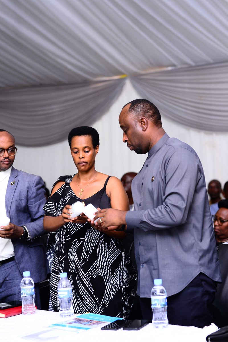 gatsatasector's tweet photo. Umuyobozi Nshingwabikorwa w'Akarere ka Gasabo mu ijambo rye yihanganishije abarokotse Genocide yakorewe Abatutsi anabashimira ubutwari bwo kubabarira n'abatarasabye imbabazi, asaba Urubyiruko kurushaho kumenya amateka yaranze Igihugu cyacu.
@Gasabo_District 
@_Kwibuka32 https://t.co/9YNeJyk58X