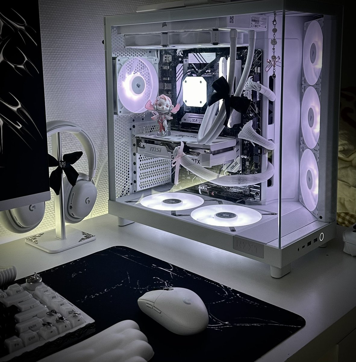 imsoerar9's tweet photo. J’aime trop mon set up https://t.co/YUJPiJvL12