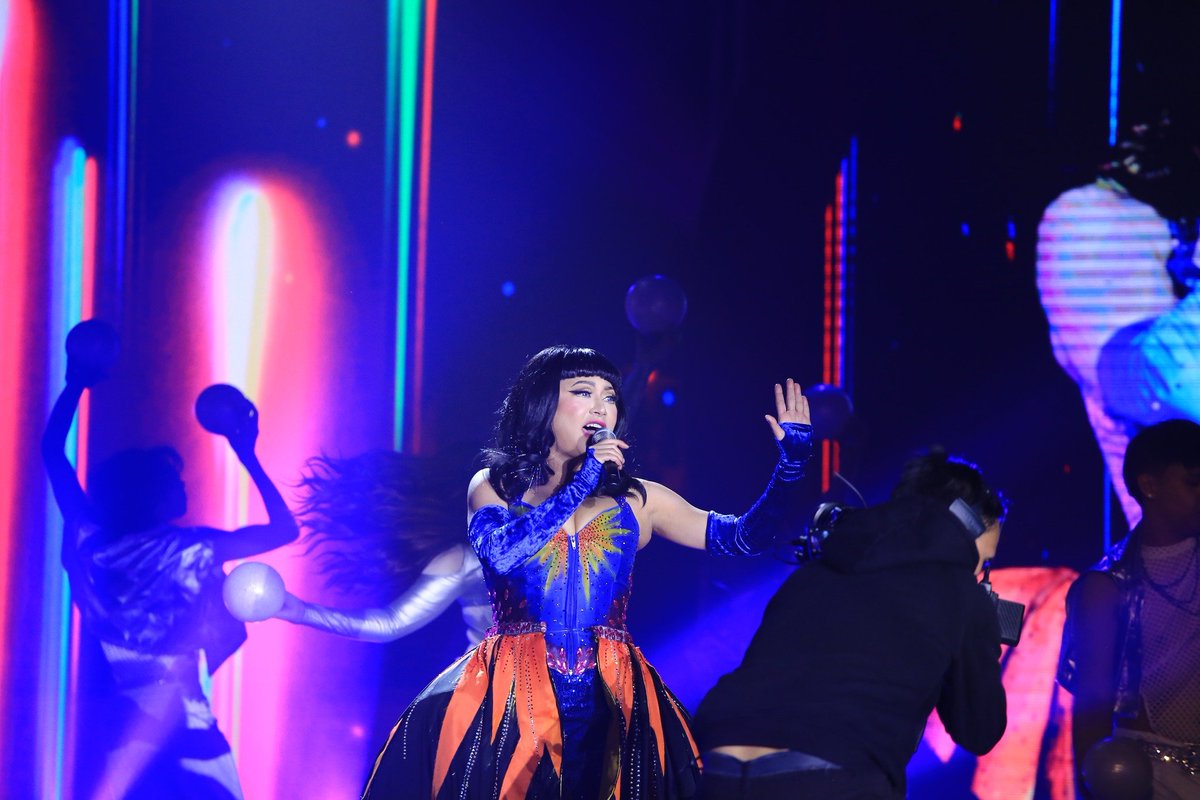 YourFacePH's tweet photo. Celebrating the season finale with fireworks! 🔥🎆

Rufa Mae ends the season with her “Firework” performance by Katy Perry on #YourFaceSoundsFamiliar: The Grand Showdown! 

#YFSF2026GrandWinner 
#YFSF #YFSF2025 #ABSCBN https://t.co/HrW4mp5oCC