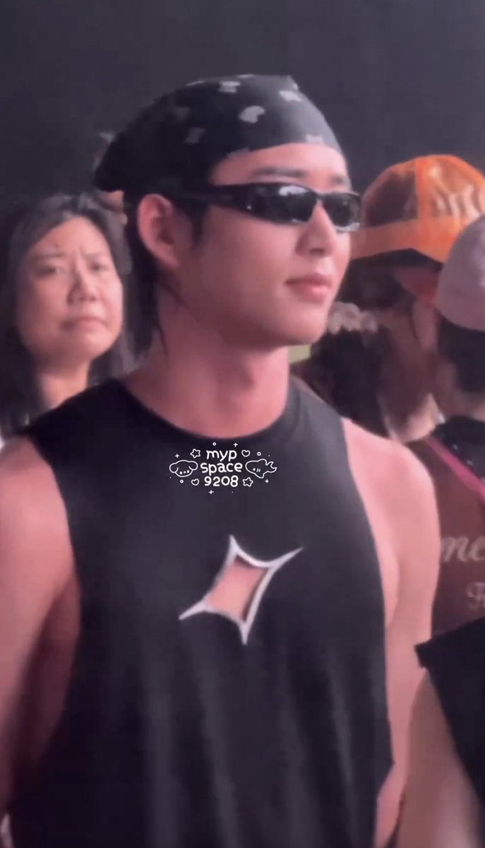 sleeky🍓deanmoth’s tweet media