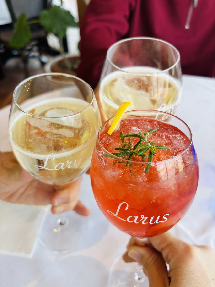 52star96's tweet photo. 今日は少し遅くなったけど両親の結婚記念日のお祝いをしました🥂お料理も美味しかったし、天気も良くて、両親も喜んでくれたので良かった😊 https://t.co/JzOIYmyybT