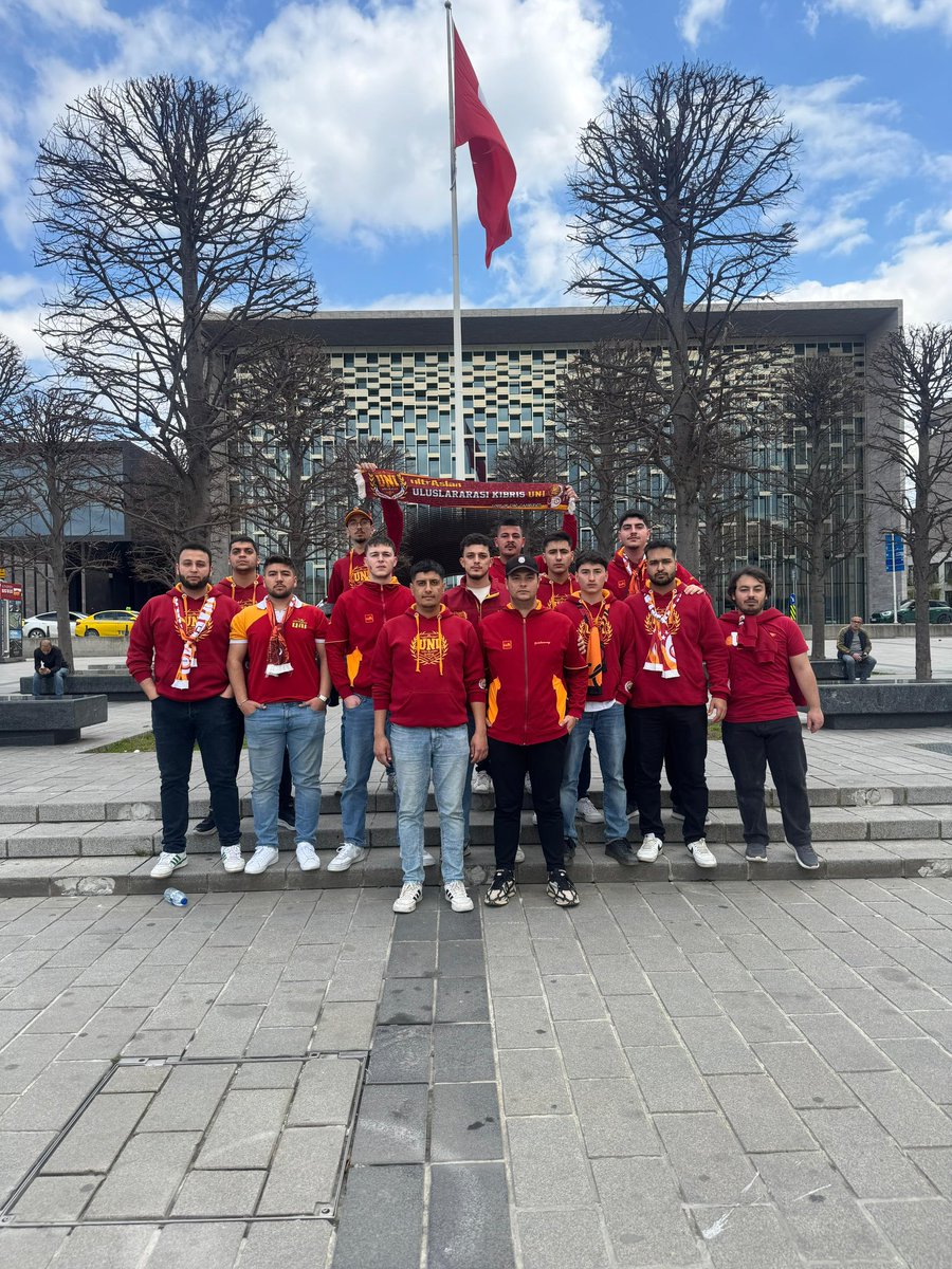 OLMAMIZ GEREKEN YERDE, ARMANIN PEŞİNDEYİZ!

📍İSTANBUL

#ultrAslanUNI #KıbrısBölge