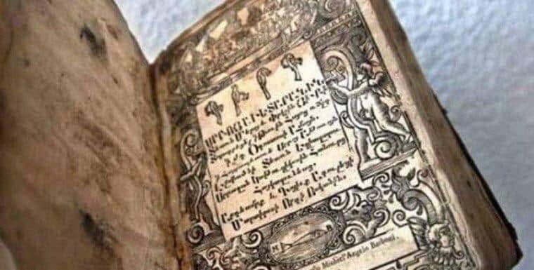 armembnl's tweet photo. In 1666 the 1st printed Armenian Bible was published in Amsterdam by Voskan Yerevantsi. This year, we celebrate its 360th anniversary, a testament to faith, the power of the written word and a symbol of the deep-rooted ties between 🇦🇲 and 🇳🇱. https://t.co/wkVaFKNnqq