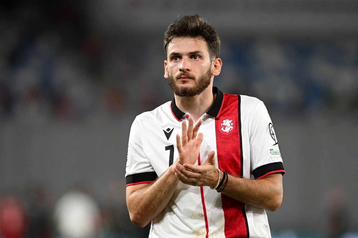 Vibes Foot tweet media